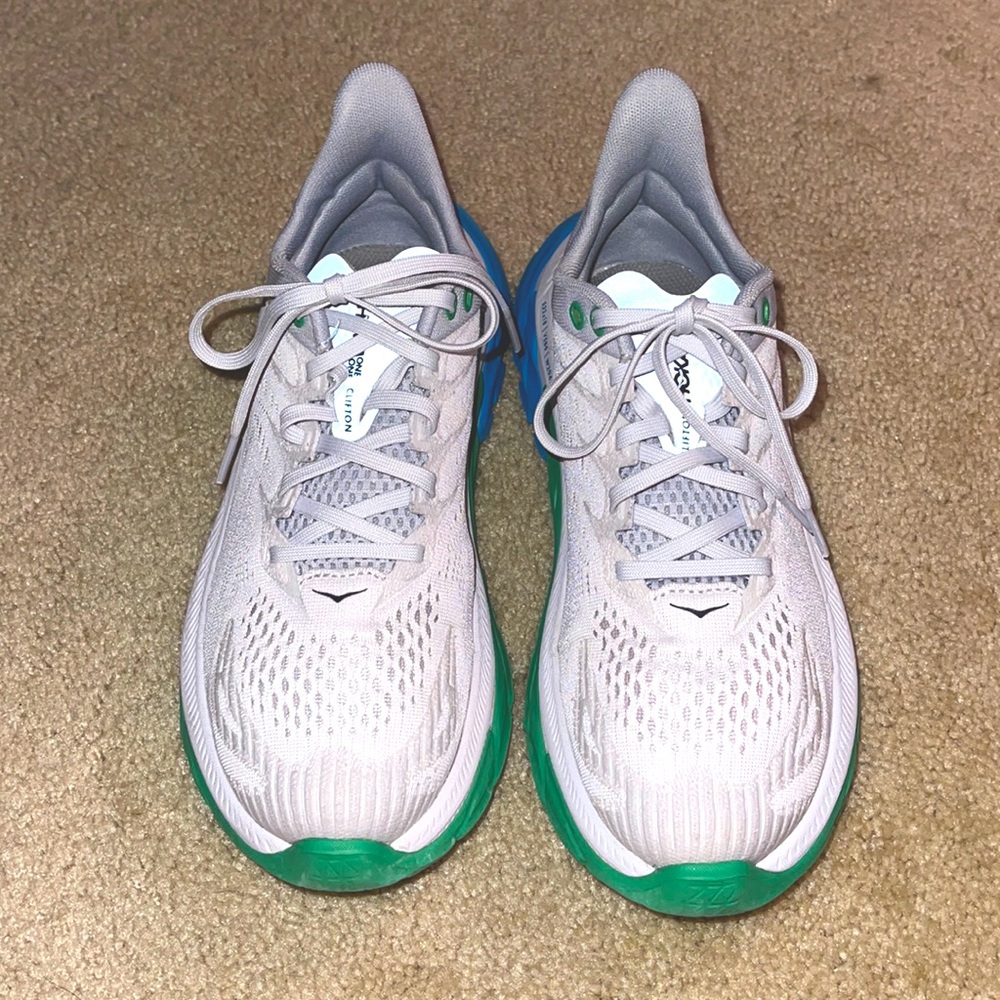 Hoka Clifton Edge. 7.5, fit true to size. Worn less than 5 times.